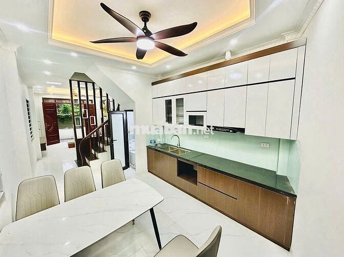 CHO THUÊ NHÀ LÀM CHDV  TẠI ĐỨC THẮNG – gần Học viện Tài chính, Mỏ