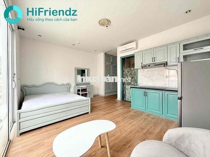 KHAI TRƯƠNG SIÊU PHẨM BALCONY, THANG MÁY NGAY VÒNG XOAY DÂN CHỦ