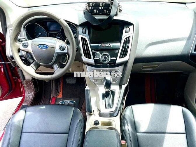Ford Focus 2015 Titanium 2.0 AT - 100000 km
