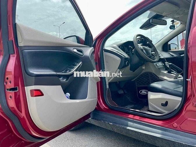 Ford Focus 2015 Titanium 2.0 AT - 100000 km