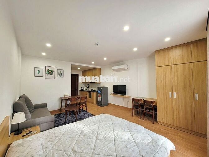 Trống 1 phòng studio 40m2 có cửa sổ thoáng,oto đỗ cổng khu Ba Đình