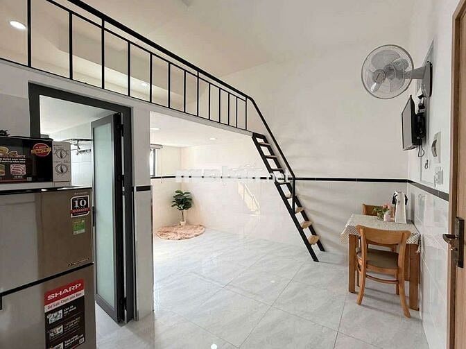 *** 2 phòng Duplex bancol và cửa sổ thoáng - Trống sẵn ở liền