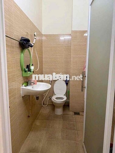 Nhà cho thuê : 9 triệu/tháng  + Diện tích: 4 x 14,5m nở hậu tài lộc