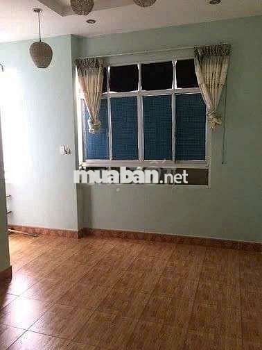 Nhà 2PN, gần mặt tiền. Trung tâm quận 1. Thuận tiện di chuyển