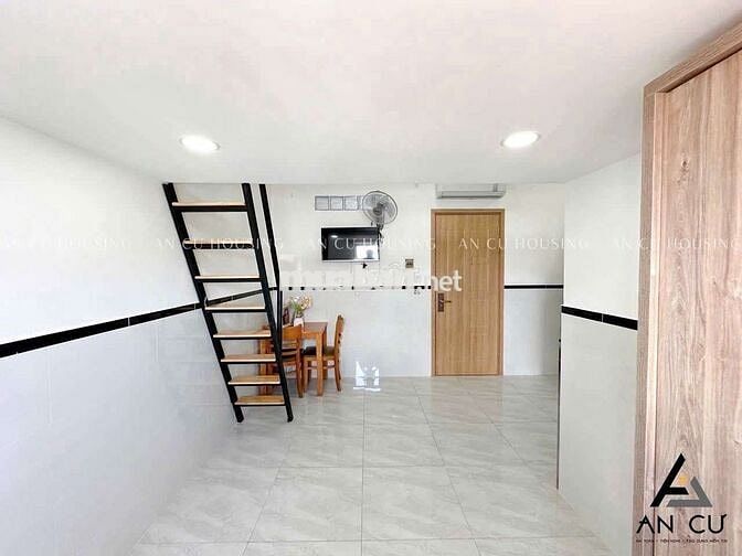 *** 2 phòng Duplex bancol và cửa sổ thoáng - Trống sẵn ở liền