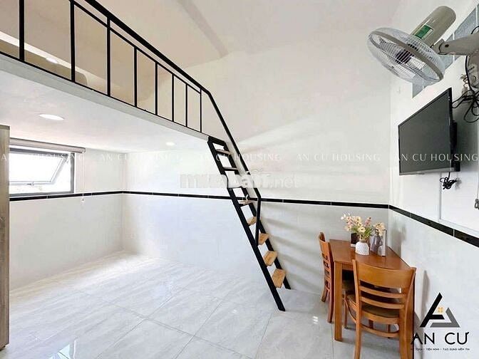 *** 2 phòng Duplex bancol và cửa sổ thoáng - Trống sẵn ở liền
