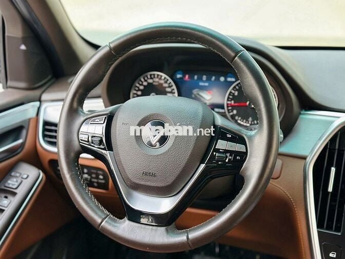 Vinfast Lux SA Premium 2019 - Biển HN