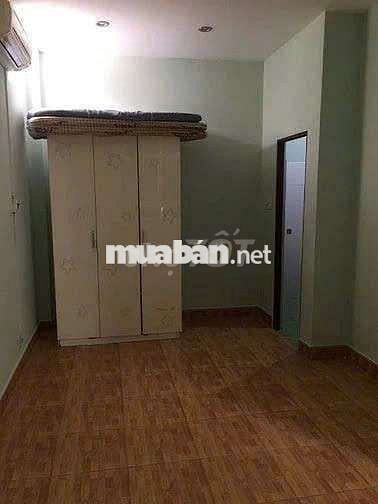 Nhà 2PN, gần mặt tiền. Trung tâm quận 1. Thuận tiện di chuyển