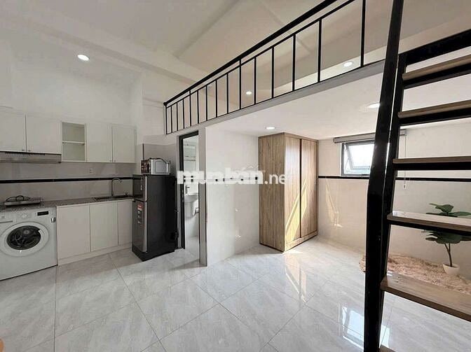 *** 2 phòng Duplex bancol và cửa sổ thoáng - Trống sẵn ở liền