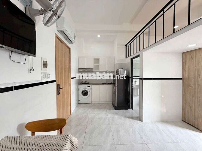 *** 2 phòng Duplex bancol và cửa sổ thoáng - Trống sẵn ở liền