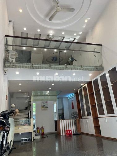 Bán Gấp Nhà Mặt Tiền Góc Ba Tháng Hai và Lý Nam Đế Quận 11