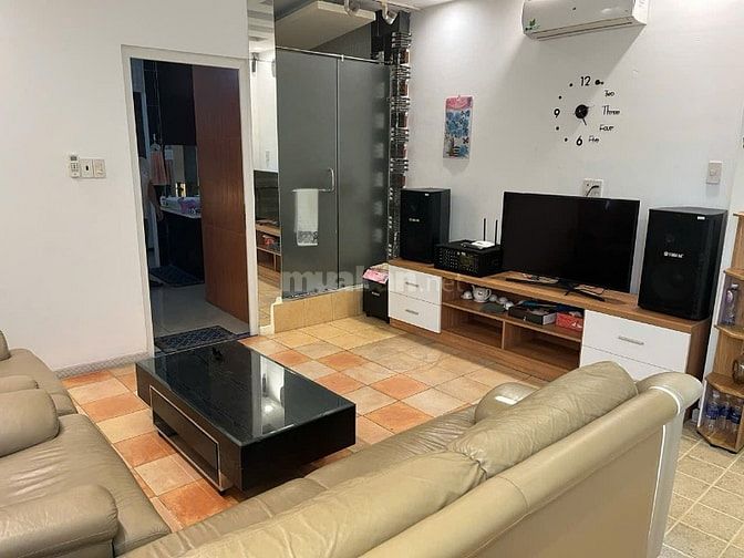 Bán Gấp Nhà Mặt Tiền Góc Ba Tháng Hai và Lý Nam Đế Quận 11
