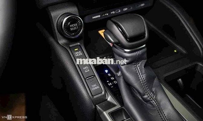 Toyota Land Cruiser Prado 2025-Tặng gói PK 30tr