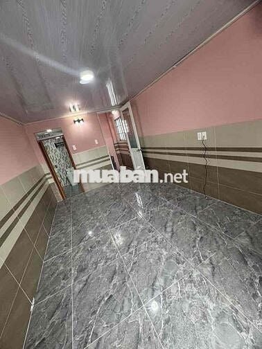 Nhà 4 Tầng - Ngay Giao Lộ - Bình Tân - 3 phòng - Hiện Hữu - hơn 3ty