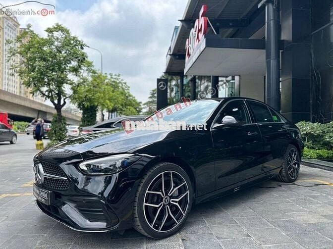 Mercedes-Benz C300 AMG CBU 2021 siêu lướt