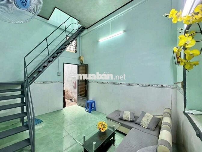 BÁN NHÀ TRỆT LẦU GIÁ RẺ - KẾ BÊN CHỢ , TRƯỜNG HỌC