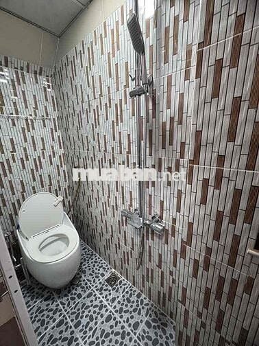 Nhà 4 Tầng - Ngay Giao Lộ - Bình Tân - 3 phòng - Hiện Hữu - hơn 3ty