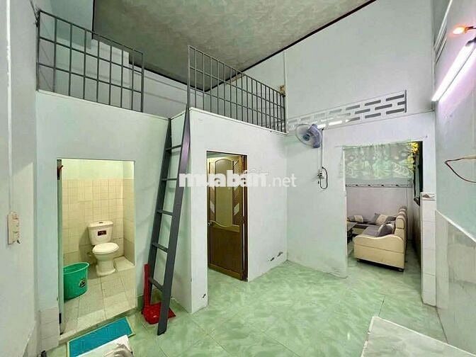 BÁN NHÀ TRỆT LẦU GIÁ RẺ - KẾ BÊN CHỢ , TRƯỜNG HỌC