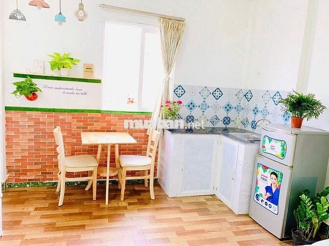 PHÒNG MỚI XÂY ĐẸP THANG MÁY Q10 TÔ HIẾN THÀNH