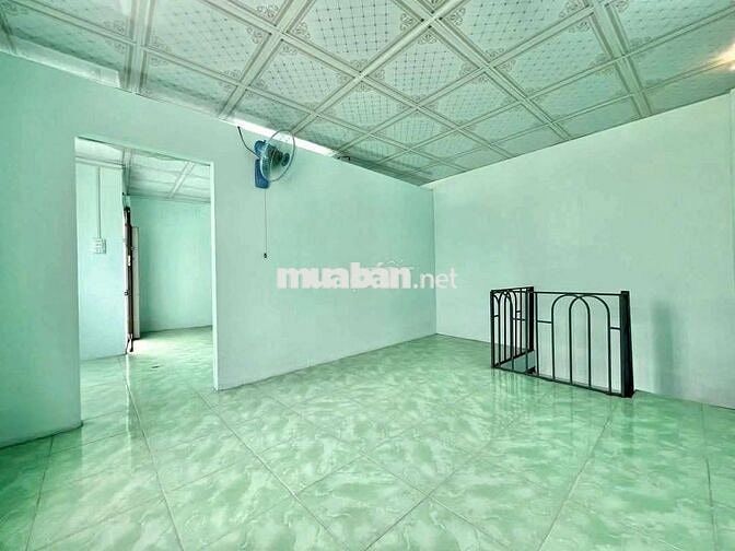BÁN NHÀ TRỆT LẦU GIÁ RẺ - KẾ BÊN CHỢ , TRƯỜNG HỌC