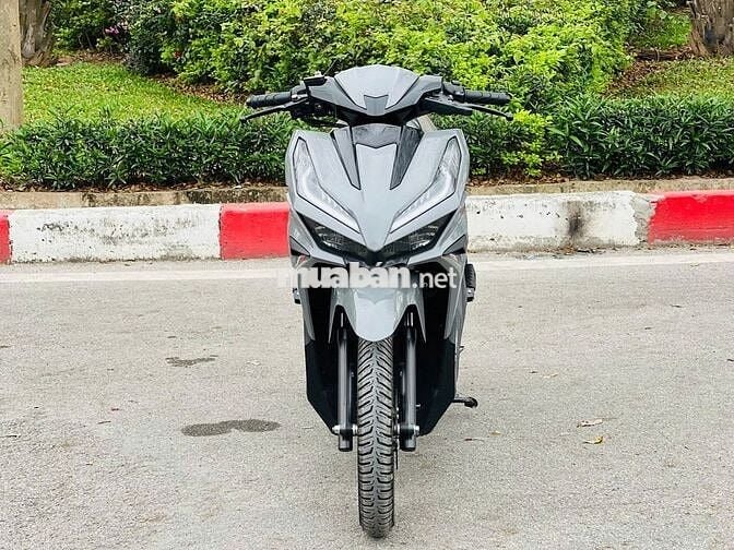 HONDA VARIO 125 XÁM BẠC ĐẸP CHẠY ÊM CHÍNH CHỦ.