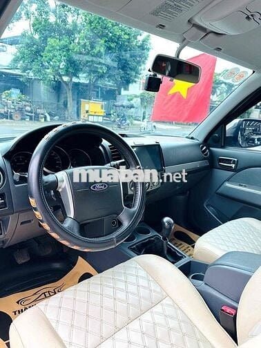 Ford Everest 2014 2.5L 4x2 MT