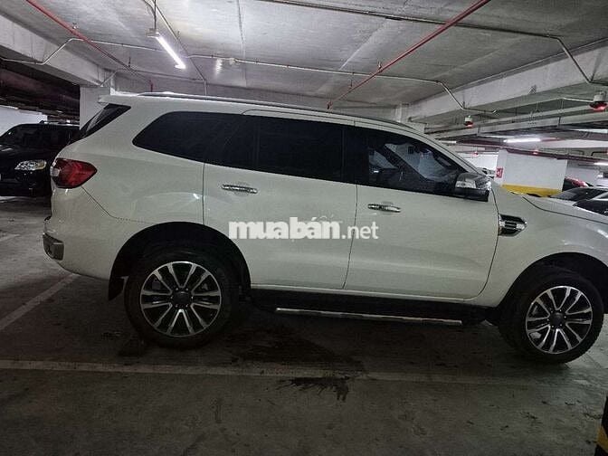 Chính chủ cần bán 2021 Titanium 2.0L AT 4x2 -1 chủ
