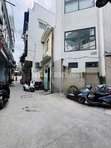 Nhà Chính Chủ Bán Đinh Cư Nước Ngoài .