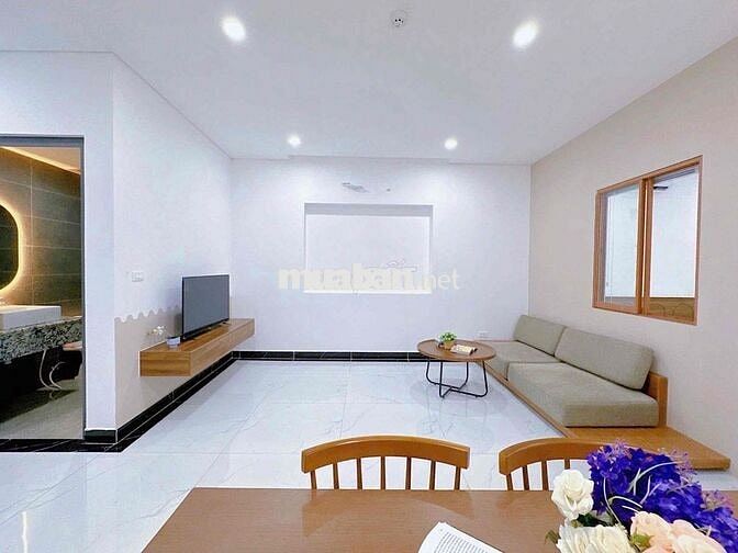 Thuê 2PN Chung Cư Đường Nguyễn Xí, Gần VLU, Bình Triệu Ban Công, UEF