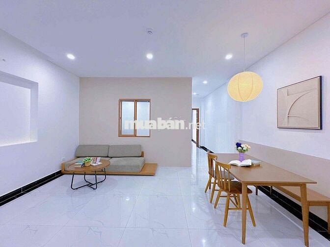 Thuê 2PN Chung Cư Đường Nguyễn Xí, Gần VLU, Bình Triệu Ban Công, UEF