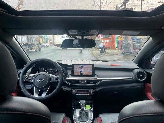 Kia Cerato 2021 2.0 AT PREMIUM - 14000 km