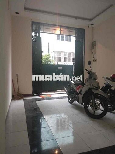 Cho thuê căn 5PN đường CMT8, Quận 10 cách MT chỉ 15m