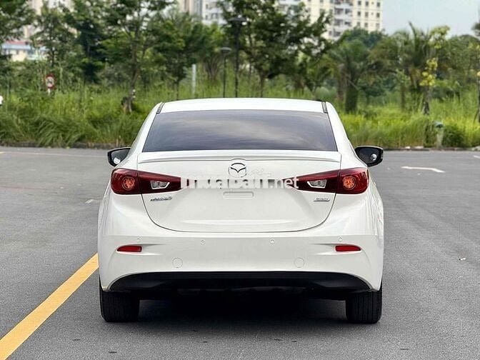 Mazda 3 1.5 AT Sedan 2015