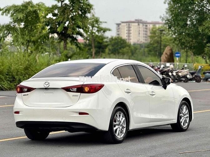 Mazda 3 1.5 AT Sedan 2015
