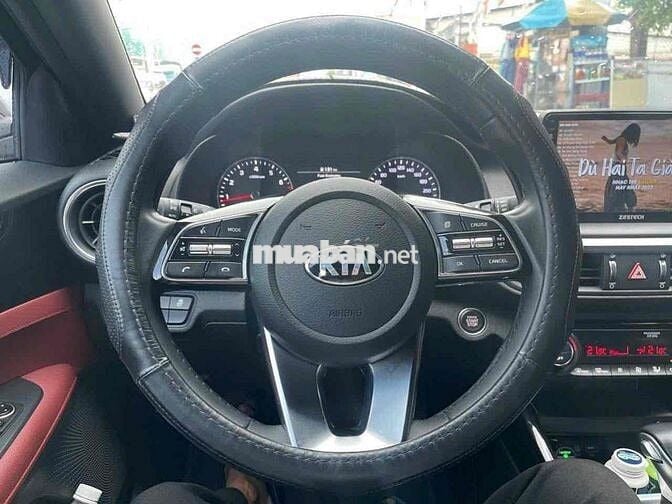 Kia Cerato 2021 2.0 AT PREMIUM - 14000 km