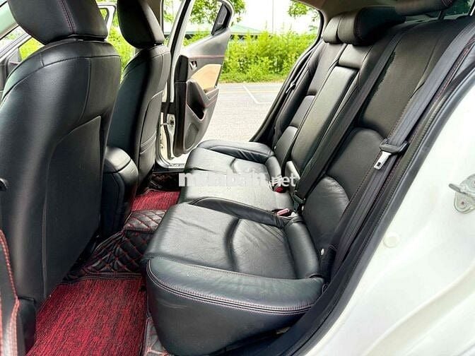 Mazda 3 1.5 AT Sedan 2015