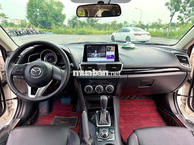 Mazda 3 1.5 AT Sedan 2015