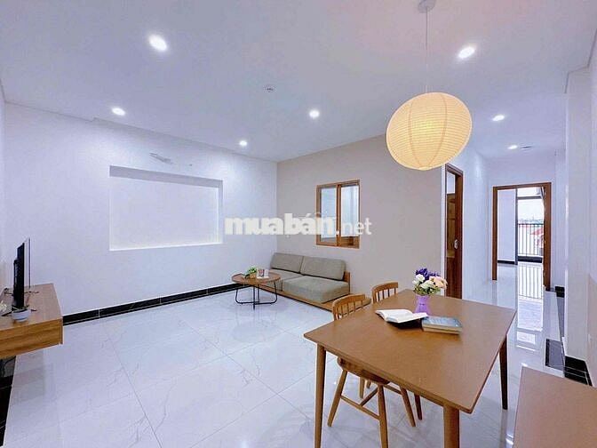 Thuê 2PN Chung Cư Đường Nguyễn Xí, Gần VLU, Bình Triệu Ban Công, UEF