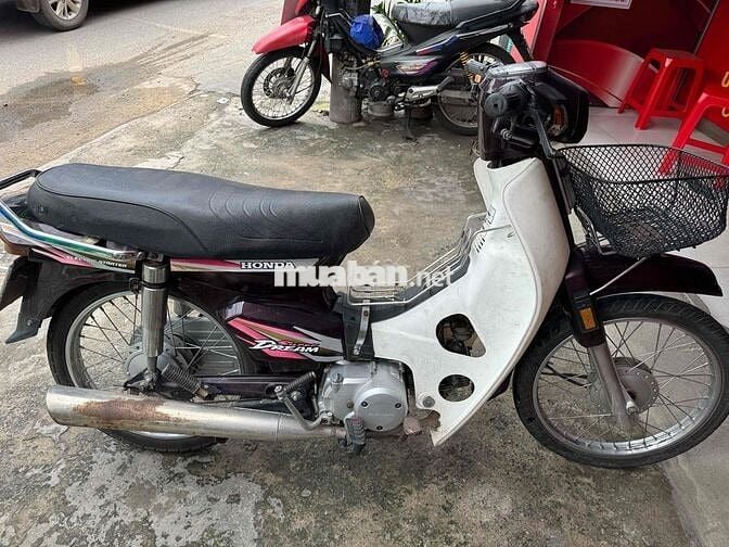 Dream up full super.máy bao êm ái.xe rất đẹp.ngon
