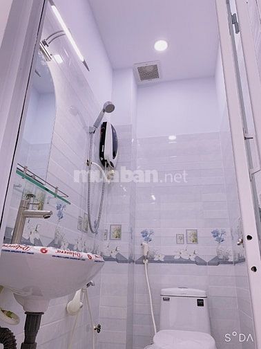 Bán nhà đẹp Hẻm 900 Trần Hưng Đạo. DT : 25m, 2 phòng ngủ. 2wc