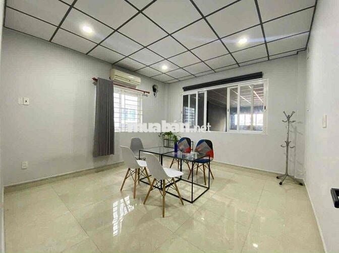 Mặt bằng mặt tiền khu K300. Kế chợ Hoàng Hoa Thám. Có tầng lửng ở lại