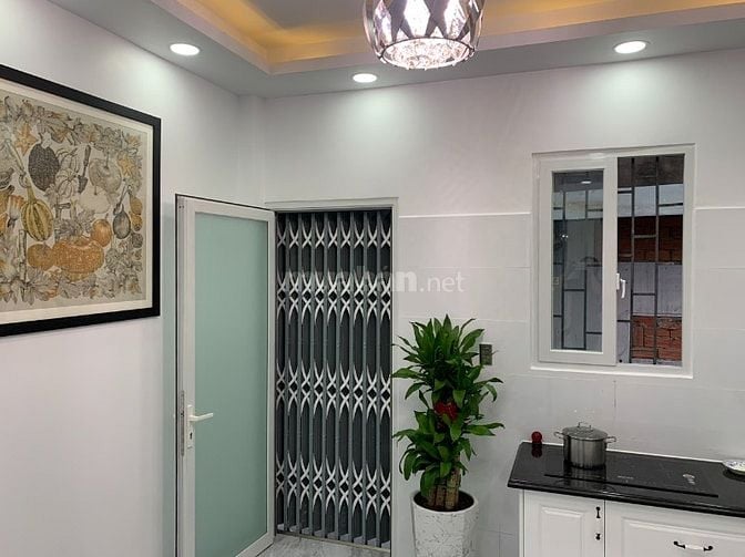 Bán nhà mới xây 100% - Hẻm Xe Hơi 300 Trần Đình Trọng.