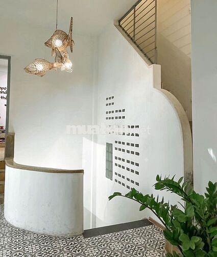 CHO THUÊ BIỆT THỰ CỔ SÂN VƯỜN TẠI QUẬN 3