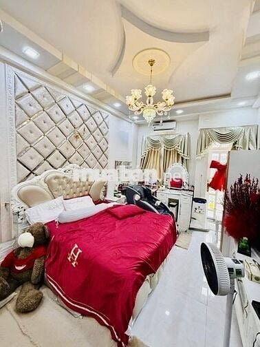 NHÀ ĐẸP Ở NGAY – HẺM XE HƠI – GẦN ĐH CÔNG NGHỆ SG - CAO LỖ PHƯỜNG 4-Q8