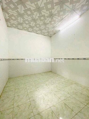 GẤP!!! NHÀ C4 ( 9x24 )- SÂN OTO, HẺM NHỰA, THỦ DẦU, 3 ĐỒNG TL