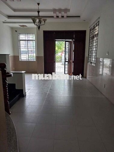 CHO THUÊ BIỆT THỰ RỘNG RÃI – VỊ TRÍ ĐẮC ĐỊA NGAY QUỐC LỘ 13, PHƯỜNG HI