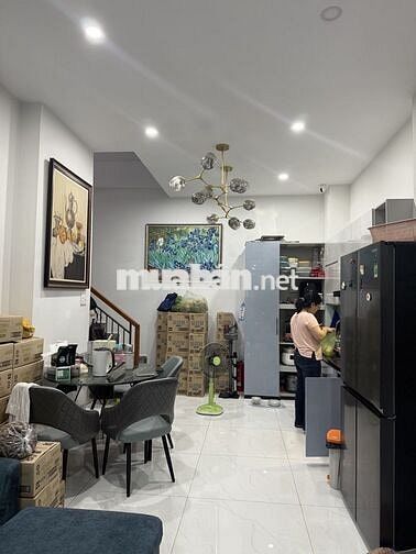 NHÀ KHÁNH HỘI Q4- 3 LẦU ĐÚC - 43m2 NỞ HẬU- GIÁ 7 TỶ TL