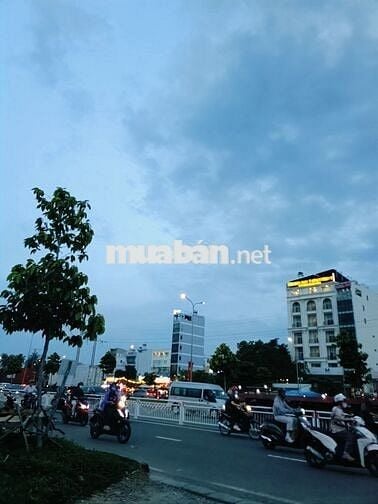 Gi.ảm 1tỏi-Nhỉnh 7đ-Nhà Nguyễn Văn Linh Quận7-gần 160m2 -ngang 23m-hxh