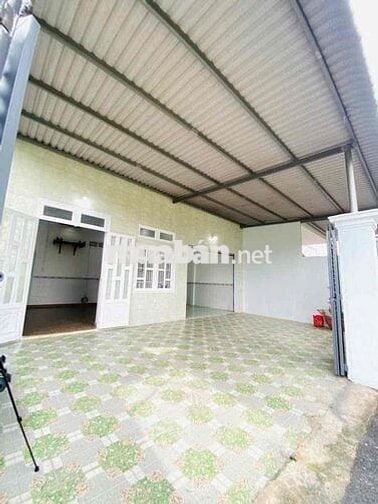 GẤP!!! NHÀ C4 ( 9x24 )- SÂN OTO, HẺM NHỰA, THỦ DẦU, 3 ĐỒNG TL