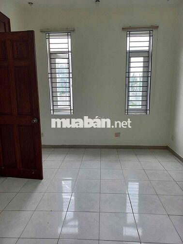 CHO THUÊ BIỆT THỰ RỘNG RÃI – VỊ TRÍ ĐẮC ĐỊA NGAY QUỐC LỘ 13, PHƯỜNG HI